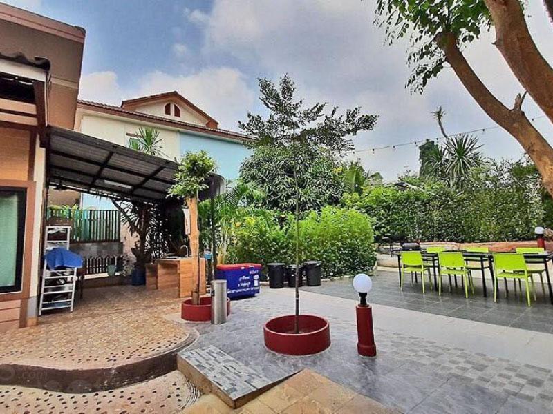 พูลวิลล่าพัทยา 16 คน