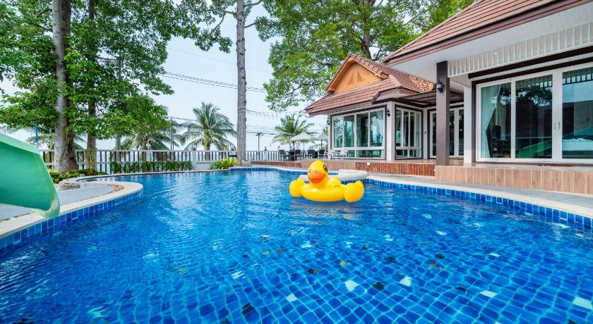 พูลวิลล่าพัทยา 16 คน